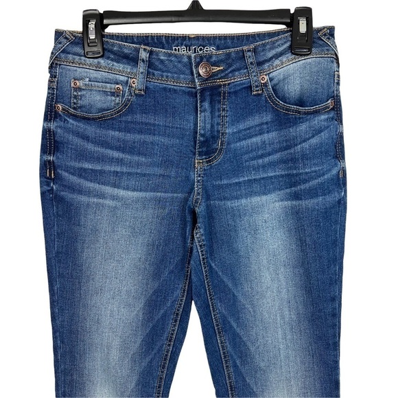 MAURICES Women’s Blue Jeans Size 3/4 Short Distressed Stretch Pockets - Picture 2 of 13